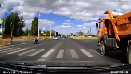 Car Crashes-Shocking dash camera HD #183