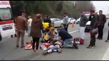 Sakarya Motosikletçiler Otoyolda Kaza Yaptı: 1 Ölü, 2 Yaralı