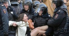 Dünya Rus Polisinin Göstericilere Uyguladığı Şiddeti Konuşuyor