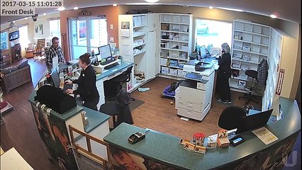 Vet manager thrown into air when car hit clinic in NC _2017