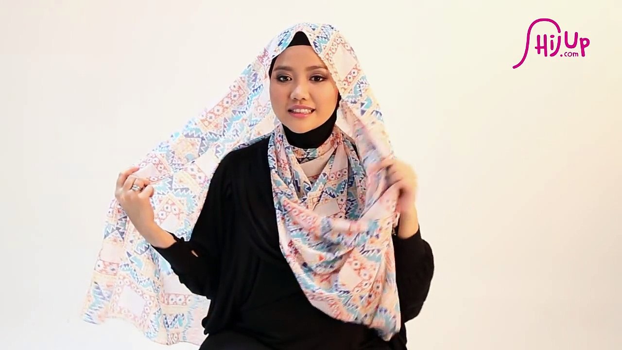 Tutorial Hijab Fashion Style 33