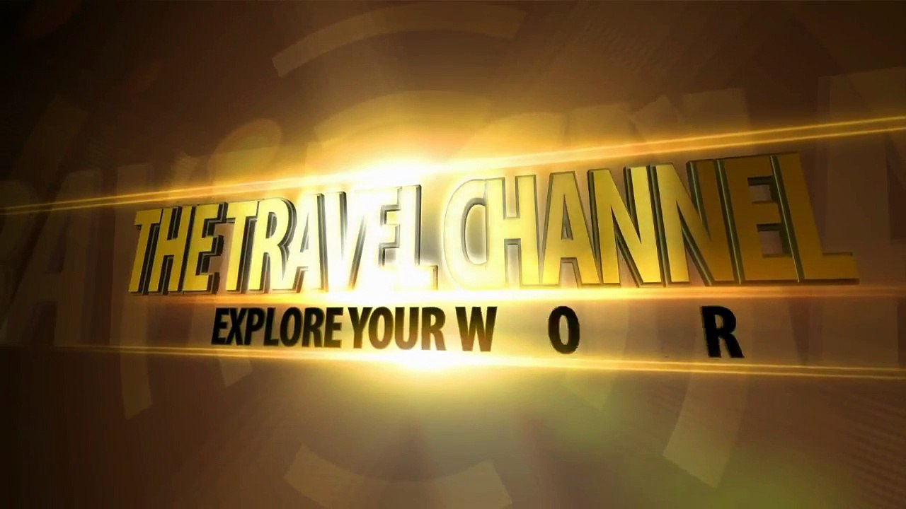 Funny Animals, Tourists Feeding Asian Black Bears at Badaling's The Great Wall of China in Beijing