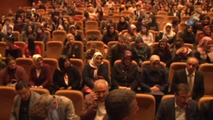 Bakan Tüfenkci Gençlerle Buluştu