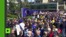 Des dizaines de milliers de personnes marchent à Londres contre le Brexit