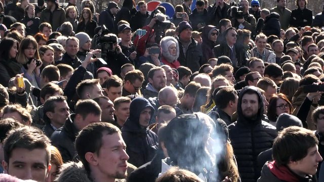 Des milliers de Russes manifestent contre la corruption
