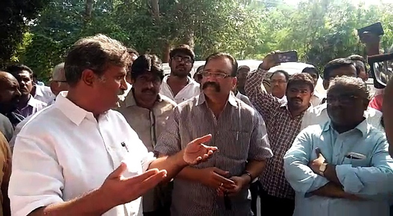 TDP MP Kesineni Nani Vs RTA Officers
