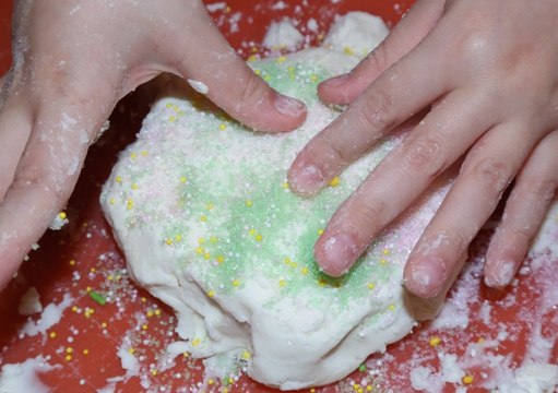 Oyun Hamuru Nasıl Yapılır- Evde Oyun Hamuru Yapımı - Homemade Playdough