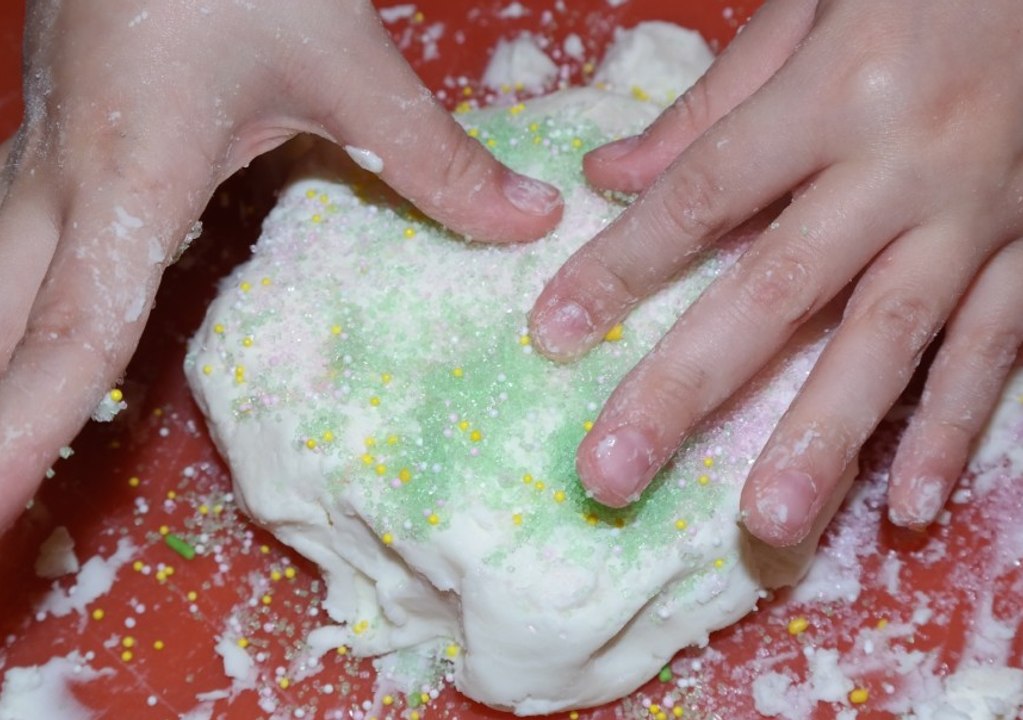 Oyun Hamuru Nasıl Yapılır- Evde Oyun Hamuru Yapımı - Homemade Playdough