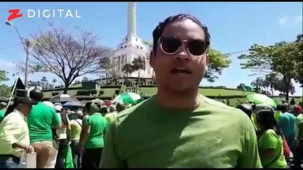 Carlos de Leon se molestó porque Luis Abinader marchó