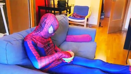 Spiderman Cut Hair Frozen Hair! w/ Gollum Lord of The Ring Zombie Spidergirl & Fun Superhe