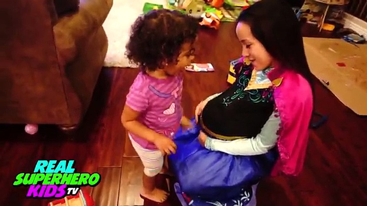 PREGNANT FROZEN ANNA VOMIT Colored Halloween CANDY vs Joker Funny Messy PRANK Superheroes