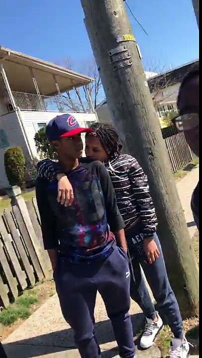 Il met fin à une bagarre entre deux ados et reçoit les honneurs de la ville