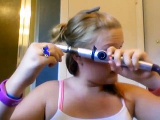 Burning the Hair with the Iron Making a Video-Tutorial. Se Quema el Pelo con la Plancha Haciendo un Vídeo-Tutorial