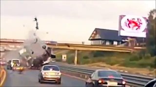 Insane car crash!!!People fly out of car http://BestDramaTv.Net