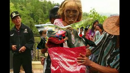 Essas pessoas chamam esse ritual de “limpeza do cadáver”. Mas a cerimônia esconde algo perturbador