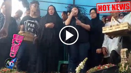 Hot News! Jenazah Eko DJ Dimakamkan, Tangis Istri Tumpah - Cumicam 28 Maret 2017