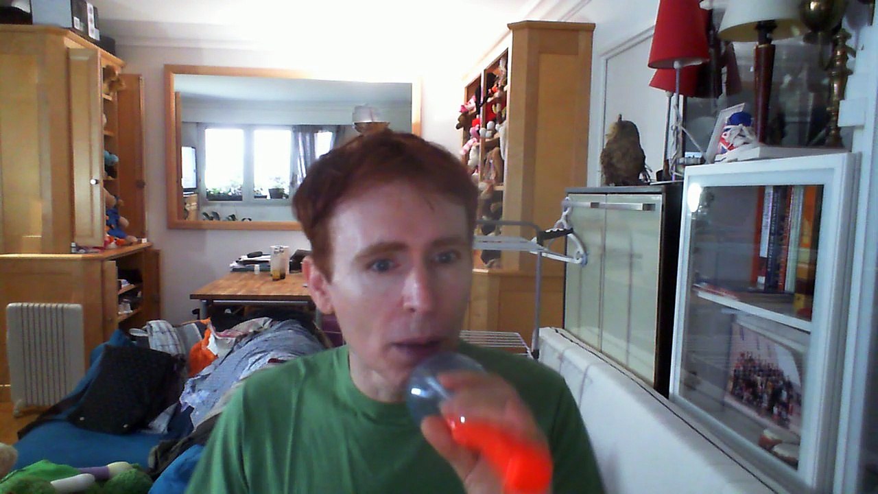 Wiwi égratigne "boire boire boire" de Jeff Bodart