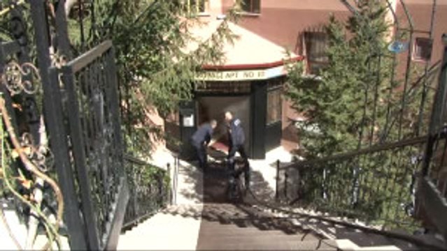 7 Katlı Binanın Zemin Katında Çıkan Yangın Paniğe Neden Oldu