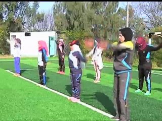 ব্যাট-বল নিয়ে খেলার মাঠে ফিলিস্তিনি তরুণীরা
