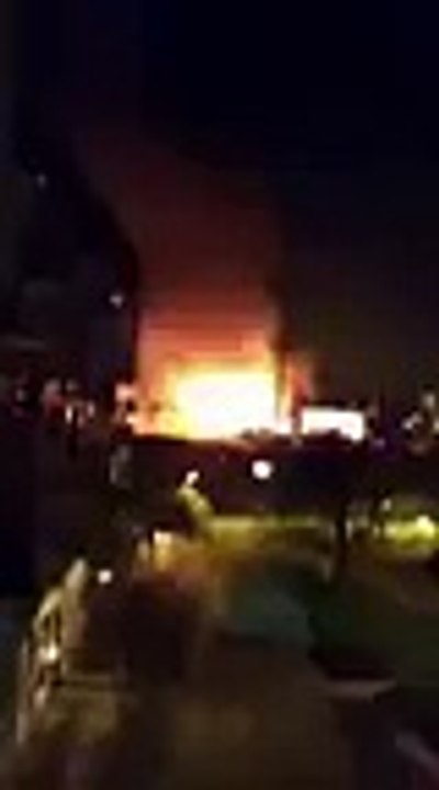 Regardez les spectaculaires explosions qui ont retenti à Bondy, près de Paris, cette nuit sans faire de blessés