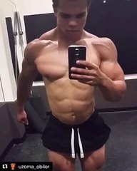 Baklava değil bütün tatlıları yapmış adam  