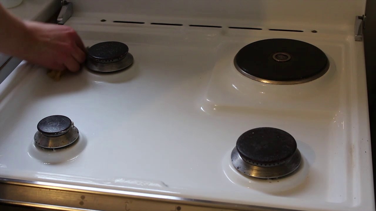 Comment bien nettoyer ses plaques de cuisson