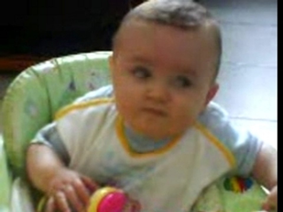 Evan en trotteur pour la première fois