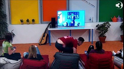 as superhitas - 03.15 vakare ziuri savo koncerta