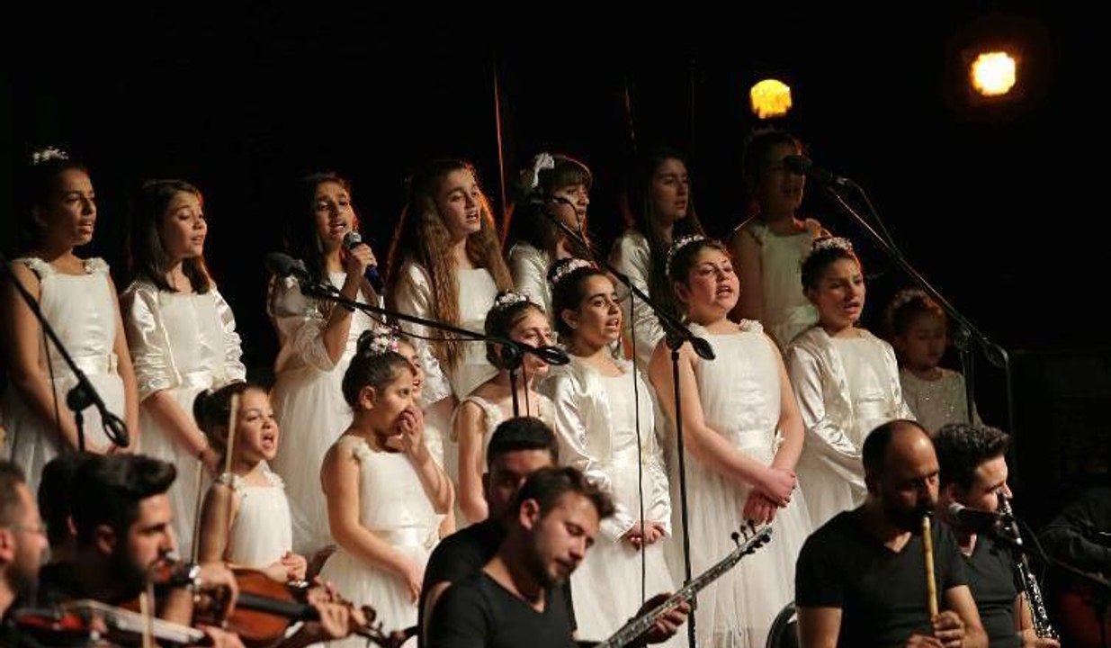 "Dünya Mülteci Çocuk Korosu" şarkılarla barış mesajı verdi