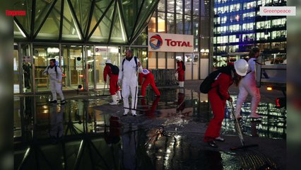 3000 litres de mélasse déversés devant le siège de Total à la Défense