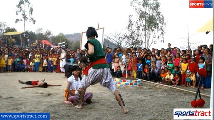 Amazing! A Thang Ta Martial Artist cuts banana on top of head without seeing!!
