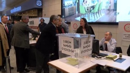 CHP Heyeti, Atatürk Havalimanı'nda Oy Sandıklarını Gezdi