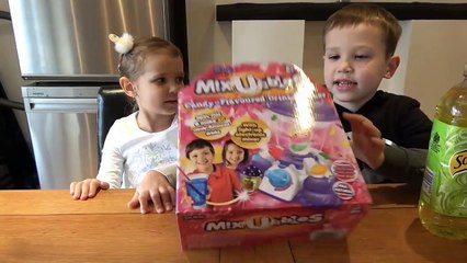 Делаем цветные коктейли с чудиком в стакане на автомате Mix bubbles Maker Микс б