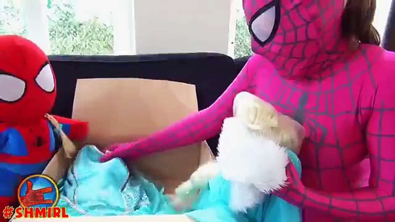 Pregnant Pink Spidergirl & Spiderman w/ Spiderbaby & Spidergirl - Fun Superhero in Real Life :)