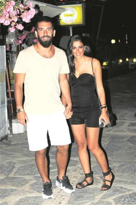 Arda Turan, 6 Aydır Ayrı Olduğu Sevgilisi Aslıhan Doğan ile Barıştı