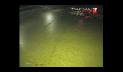 CHP afişinin tahrip edilmesi kamerada