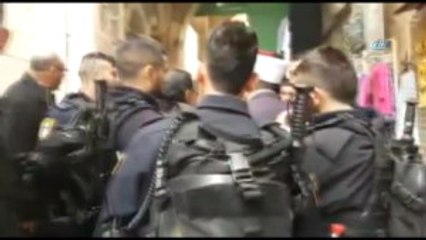 İsrail Polisi, Mescidi Aksa'nın Üç Muhafızını Tutukladı