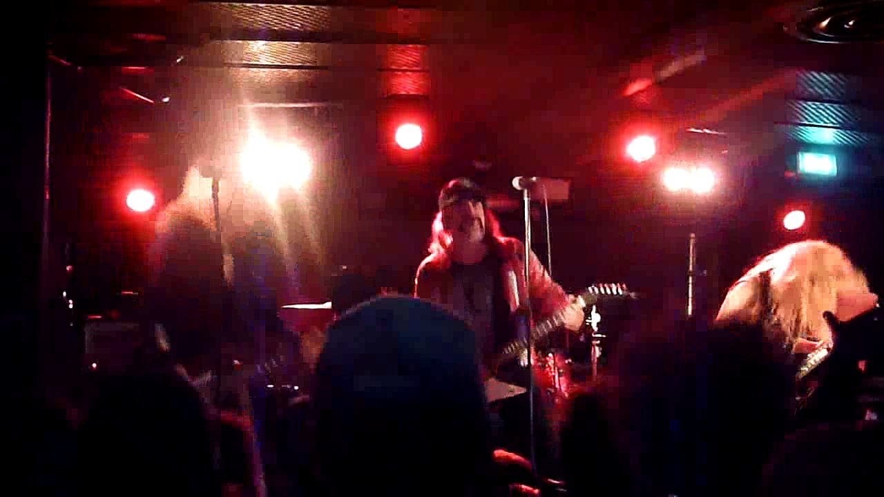 nashville pussy 1 live batofar 29 janvier 2017