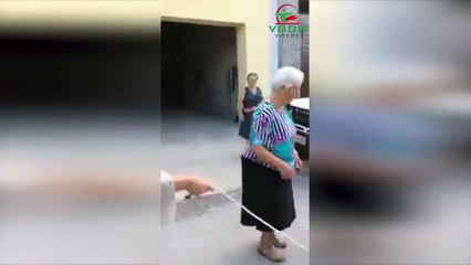 Señoras mayores demuestran que no hay edad para divertirse