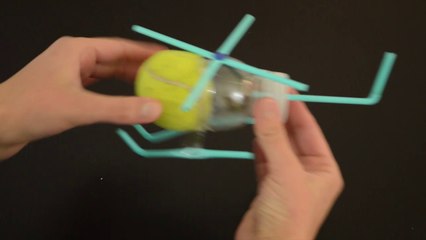 DIY : Fabriquez un hélicoptère en bouteille et paille