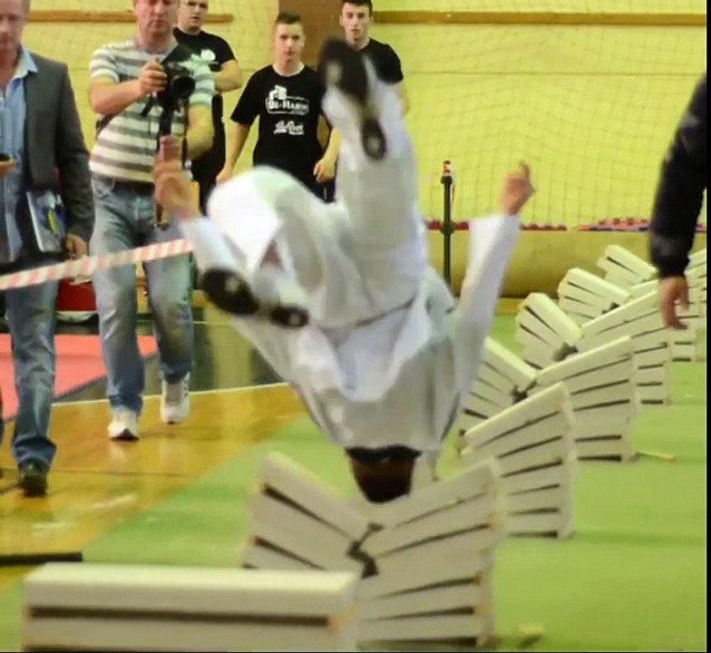 111 kiremiti kırdı dünya rekoru oldu! Badi Ekrem görmesin