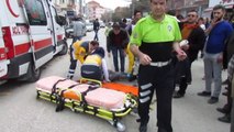 Afyonkarahisar Motosikletin Çarptığı Yaya Yaralandı