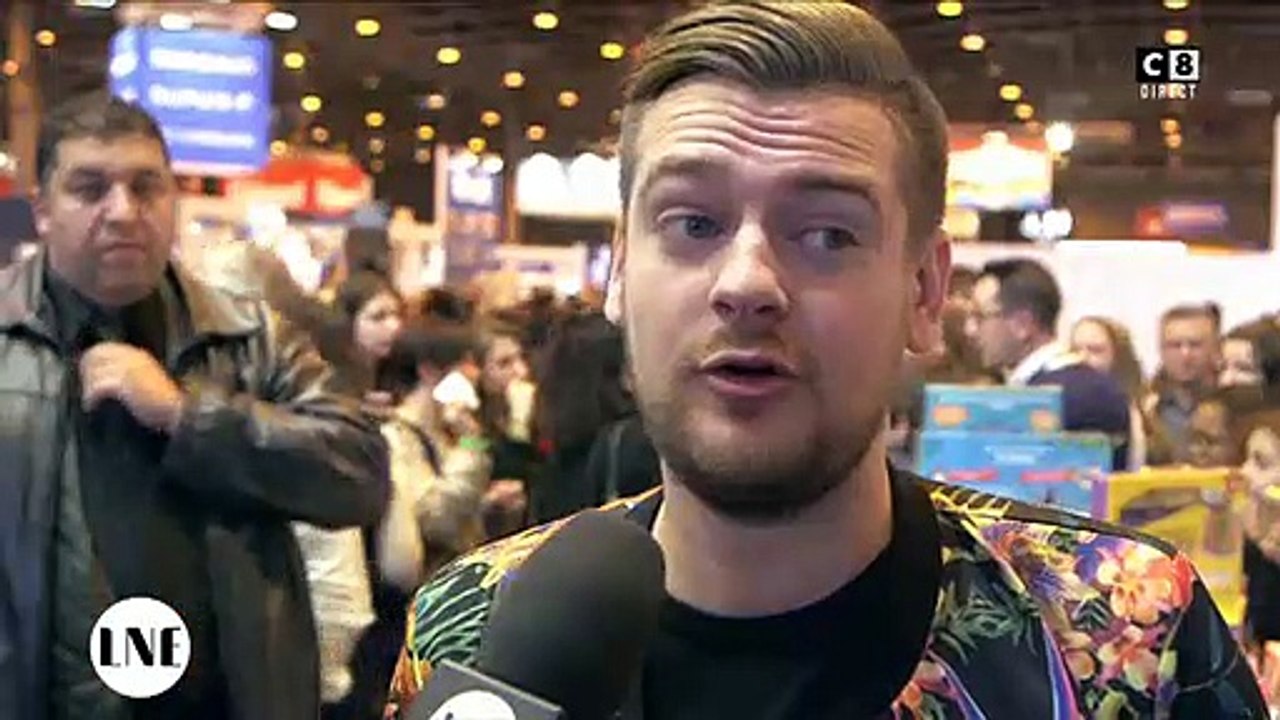 Jeremstar révèle que Benoît Hamon le suit sur Twitter: "Une putaclic qui veut me voler mes abonnés !"