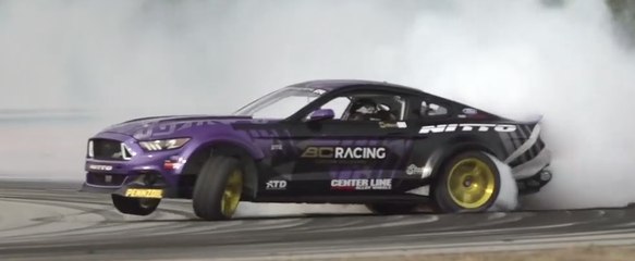 Download Video: VÍDEO: Drift y Rock´n Roll con un Ford Mustang