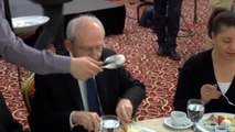 Kocaeli CHP Genel Başkanı Kılıçdaroğlu, Gebze'de Muhtar ve Azalarla Kahvaltıda Bir Araya Geldi