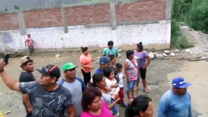 Un homme se fait emporter avec sa voiture en essayer de traverser un torrent d'eau.