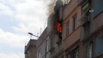Gaziantep'te Yangın... Yangında Evde Kimsenin Olmaması Faciayı Önledi