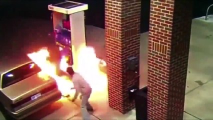 Örümceği Öldüremeyip Benzin Istasyonunu Yaktı