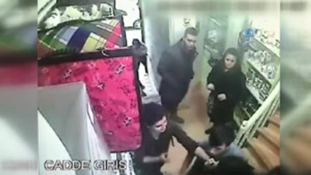 Eski Milli Futbolcu Emre Aşık'ın Eşi Yağmur Aşık'tan Veterinere Baykuş Dayağı Kamerada