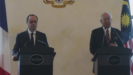 Hollande promociona el caza Dassault Rafale durante su visita a Malasia